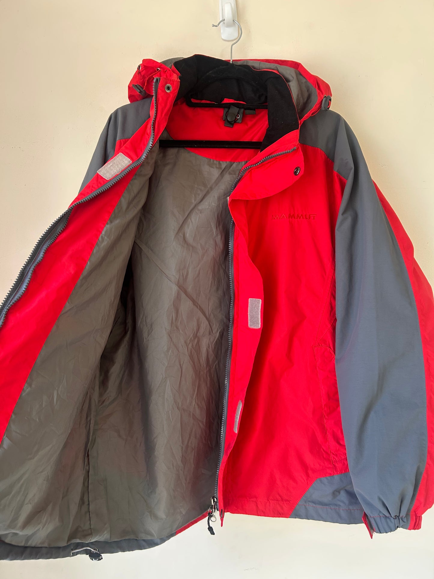 Mammut Waterproof Interactive Shell Jacket, Mens Size M