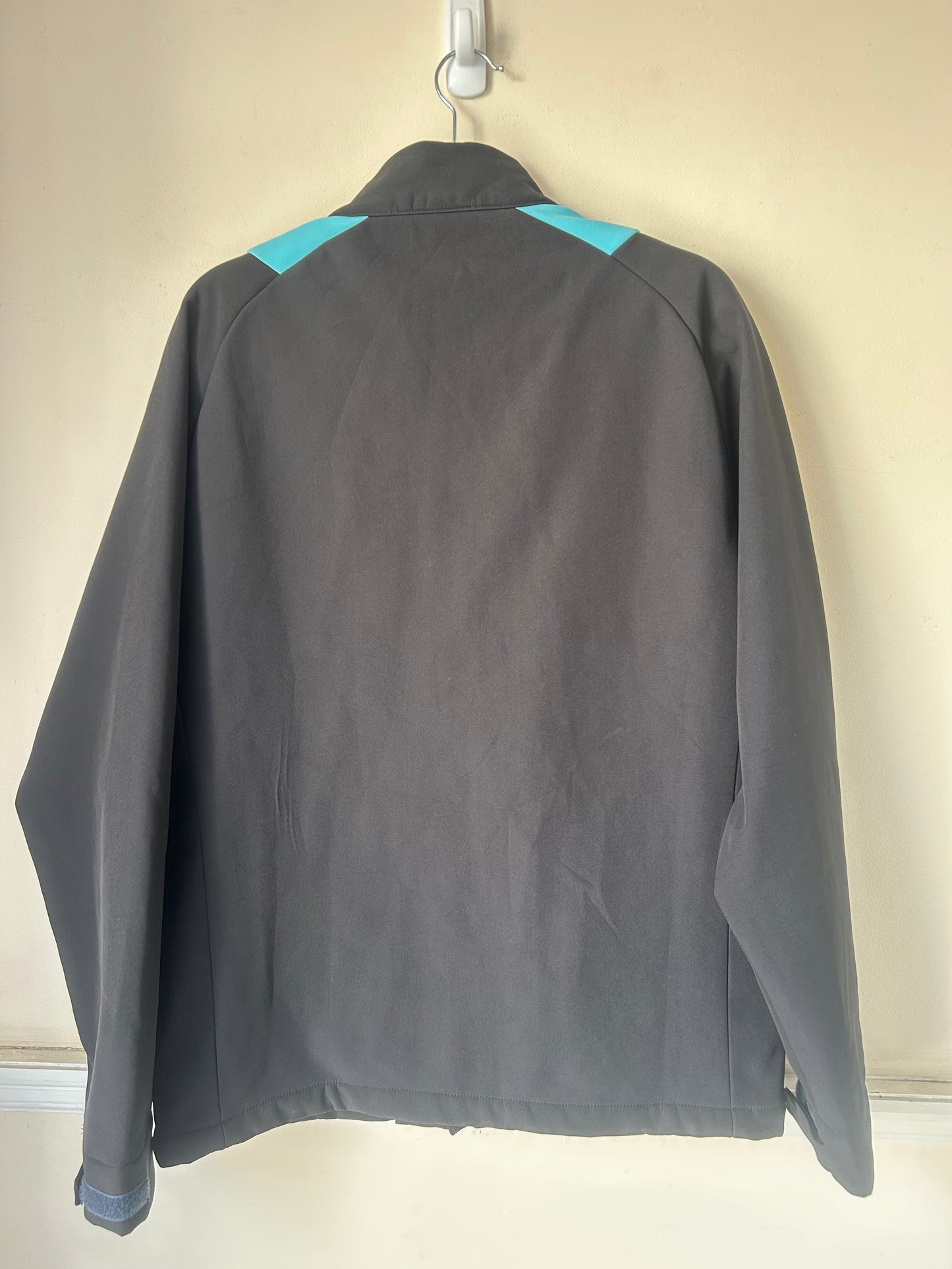 2021-22 Wolverhampton Wanderers Training Bench Jacket, by Castore, Size L