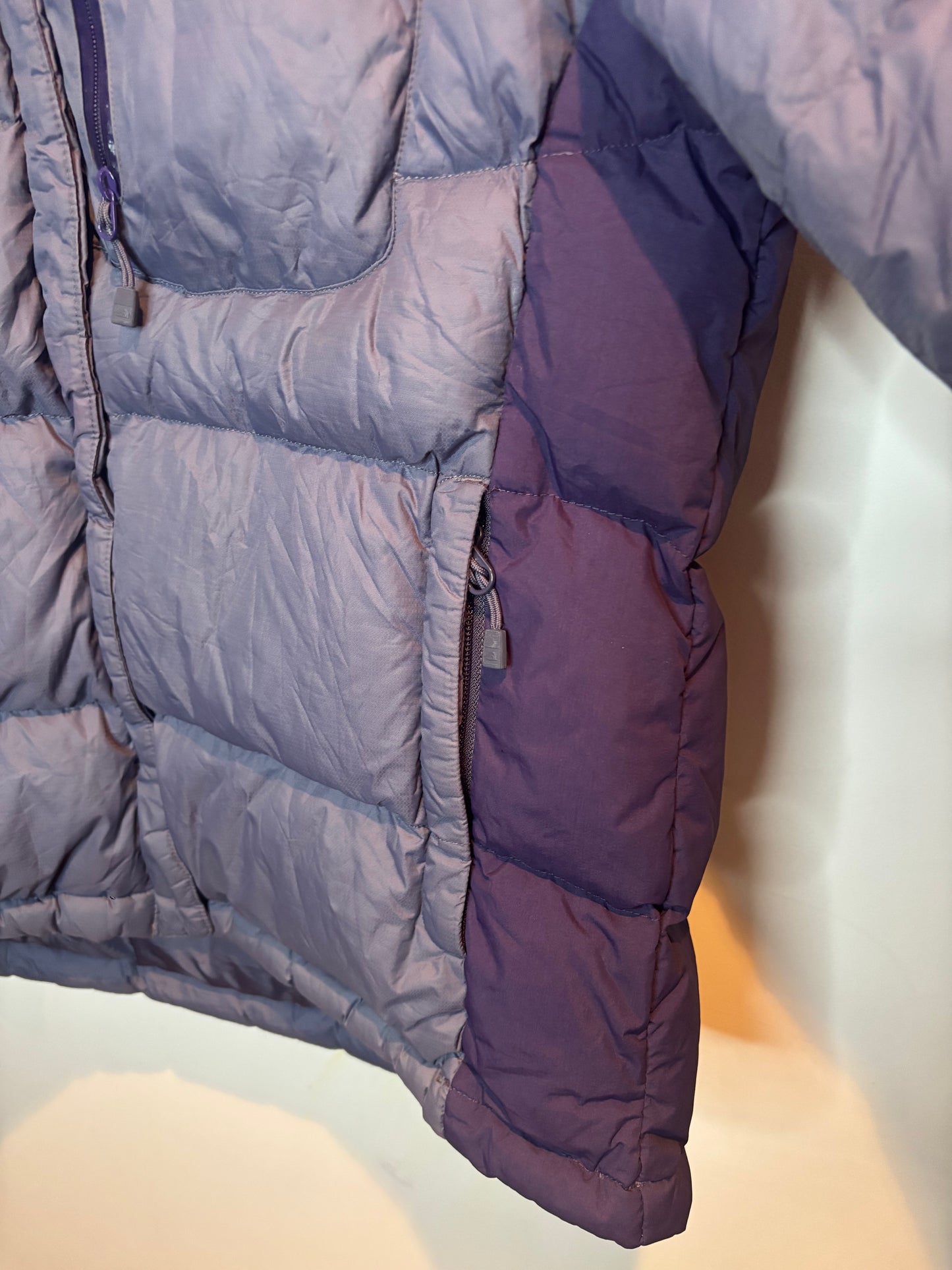 The North Face 700 Down Two-Tone Nupste, Ladies Tagged L approx M