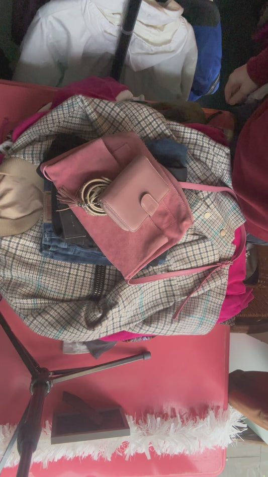 30 Piece Y2K/Ladieswear Reseller Bundle, 01